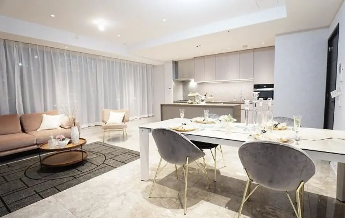 Akasaka Tower Residence Corner Unit Renovated 2 Bedroom Apartment