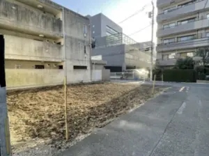 Iidabashi 7 min Land — 3