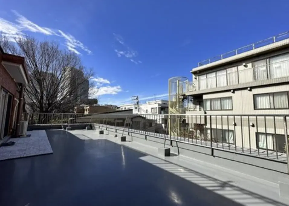 Shirokanedai 11 min Roof Balcony Renovated 3 Bedroom Apartment
