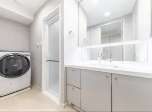 Higashishinjuku 1 min Renovated 2 Bedroom Apartment — 5