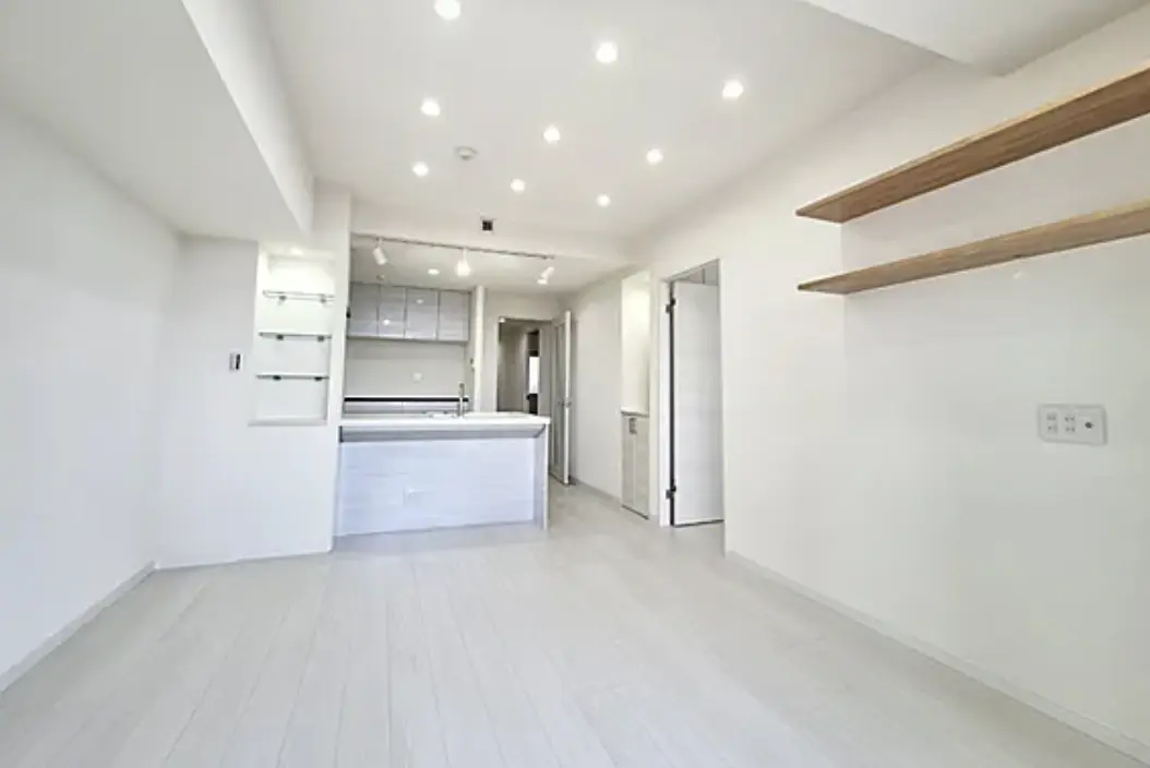 Shinsen 5 min Renovated 2 Bedroom Apartment