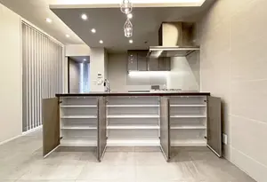 Shinsen 5 min Renovated 2 Bedroom Apartment — 4