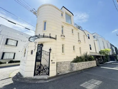 Yoyogi Uehara 9 min House