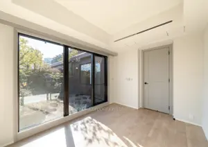Ebisu/ Hiroo Vintage 3 Bedroom Apartment with Roof Balcony — 3
