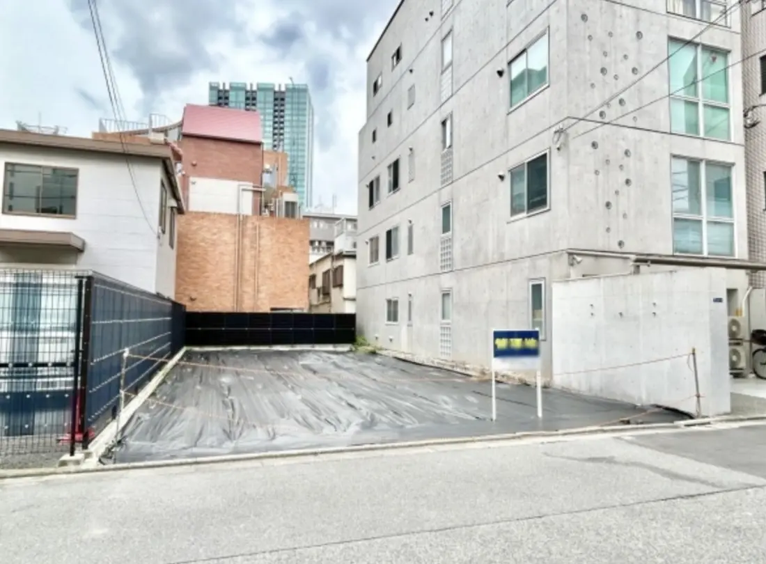 Higashi Azabu Land close to Tokyo Tower