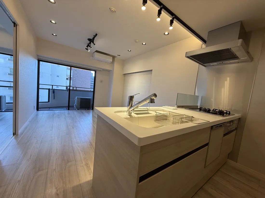 Shibuya 13 min / Shinsen 7 min Designer renovated 3 Bedroom Apartment