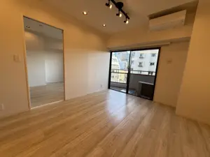 Shibuya 13 min / Shinsen 7 min Designer renovated 3 Bedroom Apartment — 2